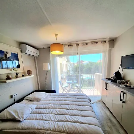 Joli Pour 4 Personnes Dans Avec Piscine, Situe Impasse Du Globe Au Cap D'agde Apartment