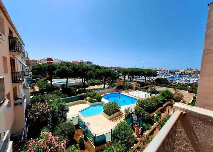 Joli Pour 4 Personnes Dans Avec Piscine, Situe Impasse Du Globe Au Cap D'agde *