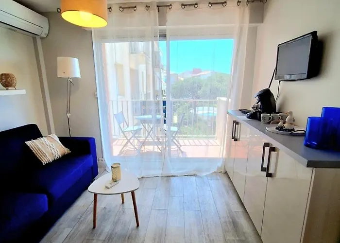 Joli Pour 4 Personnes Dans Avec Piscine, Situe Impasse Du Globe Au Cap D'agde *